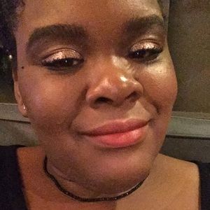 Meet your Posher, Camille